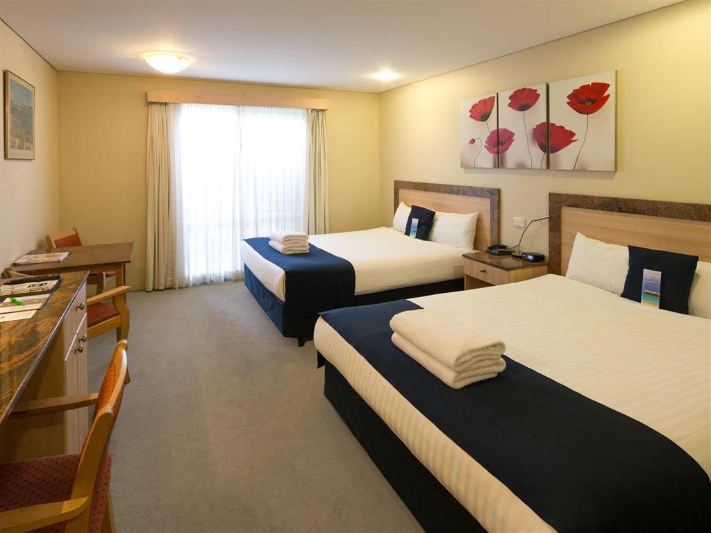 Ibis Styles Canberra Exterior photo