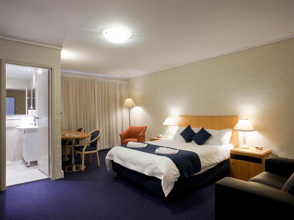 Ibis Styles Canberra Exterior photo