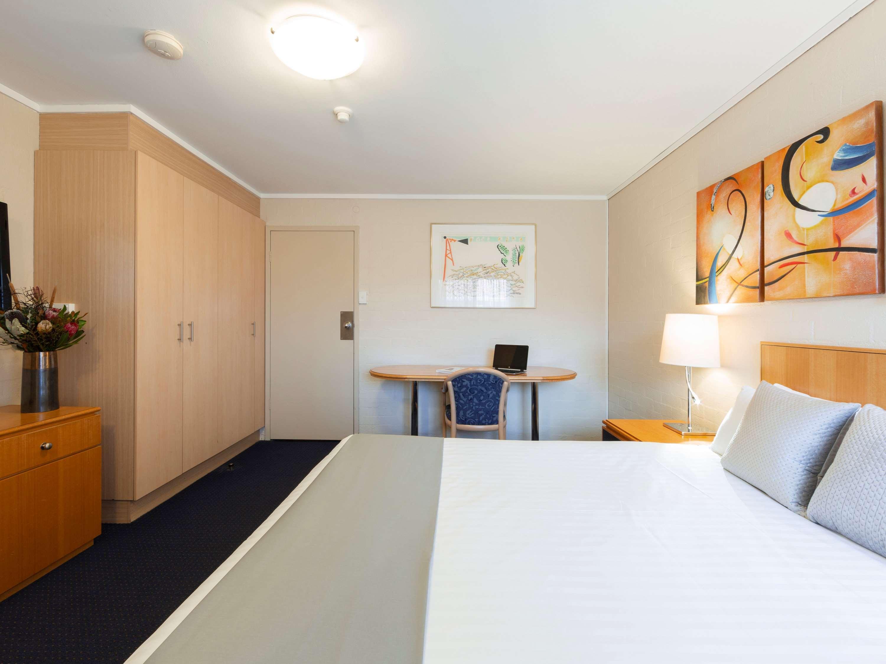 Ibis Styles Canberra Exterior photo