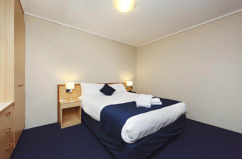 Ibis Styles Canberra Exterior photo